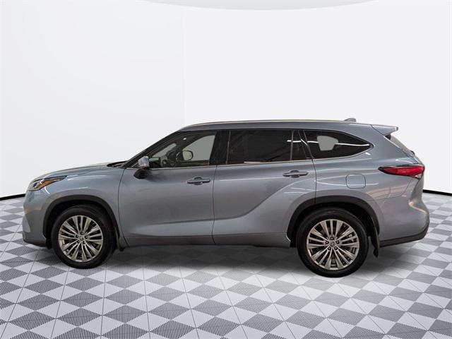 used 2022 Toyota Highlander car, priced at $41,000