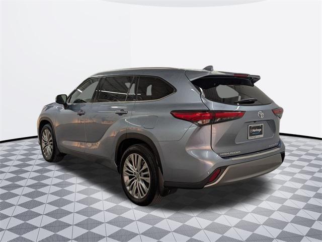 used 2022 Toyota Highlander car, priced at $41,000