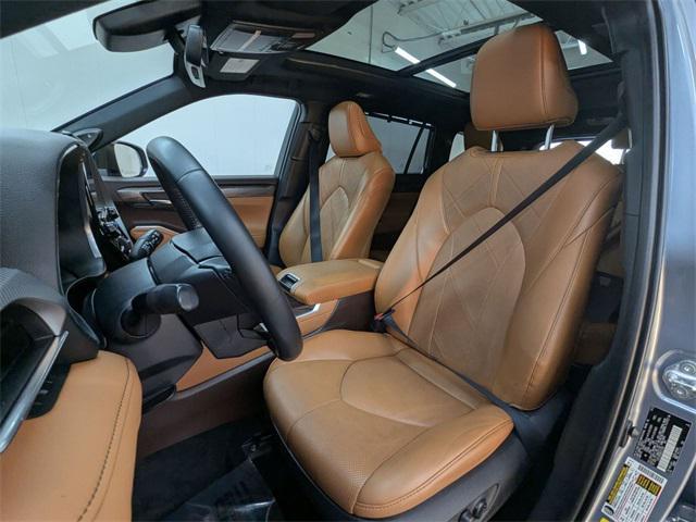 used 2022 Toyota Highlander car, priced at $41,000