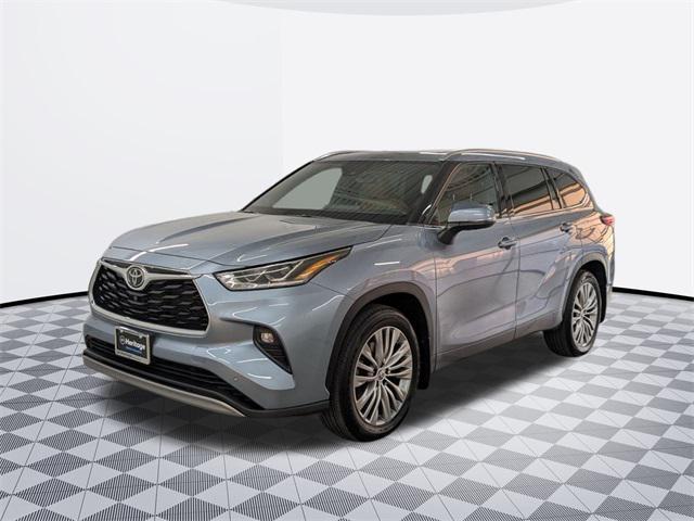 used 2022 Toyota Highlander car, priced at $41,000