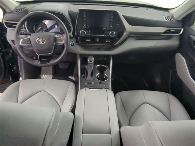 used 2021 Toyota Highlander car, priced at $34,500