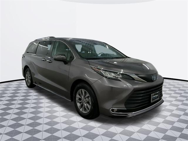 used 2022 Toyota Sienna car, priced at $43,500