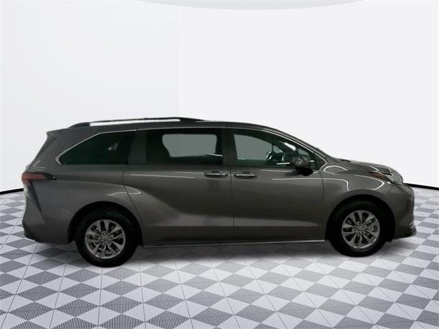 used 2022 Toyota Sienna car, priced at $43,500