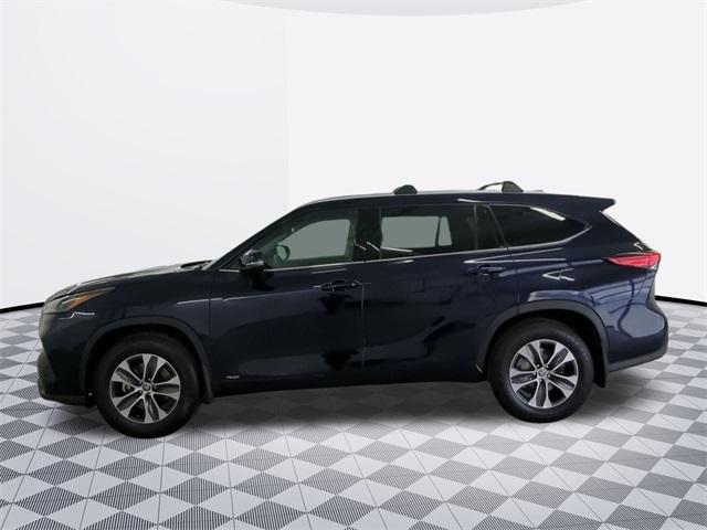 used 2022 Toyota Highlander Hybrid car, priced at $42,000