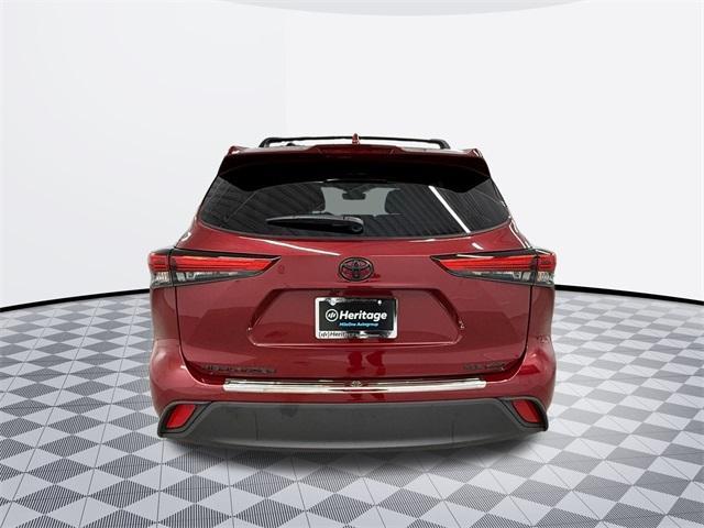 used 2022 Toyota Highlander car, priced at $37,000