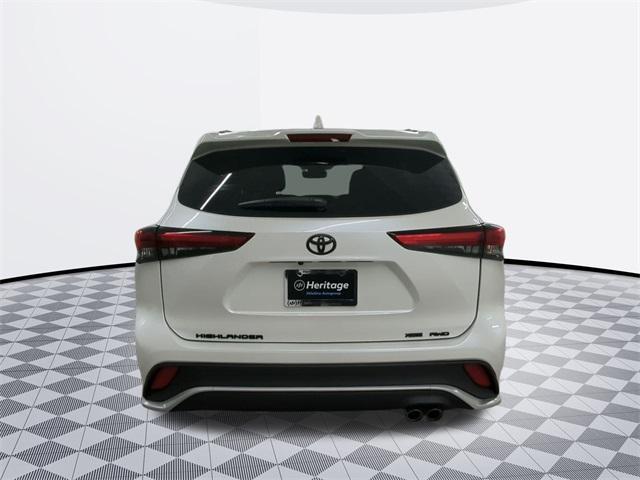 used 2021 Toyota Highlander car, priced at $36,500