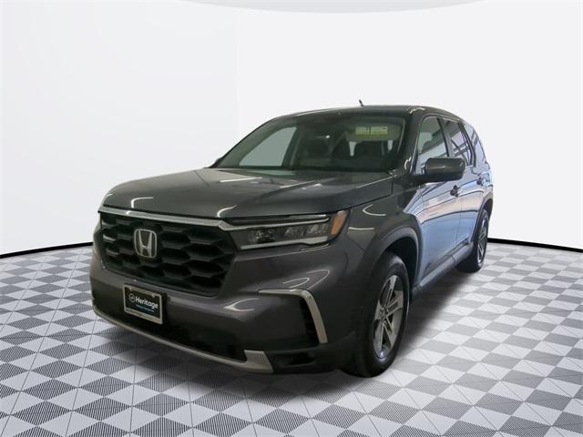 used 2023 Honda Pilot car, priced at $39,000