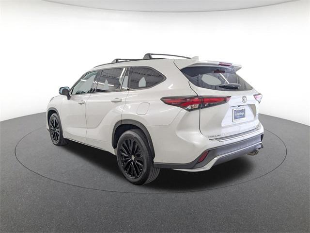 used 2024 Toyota Highlander car, priced at $37,878