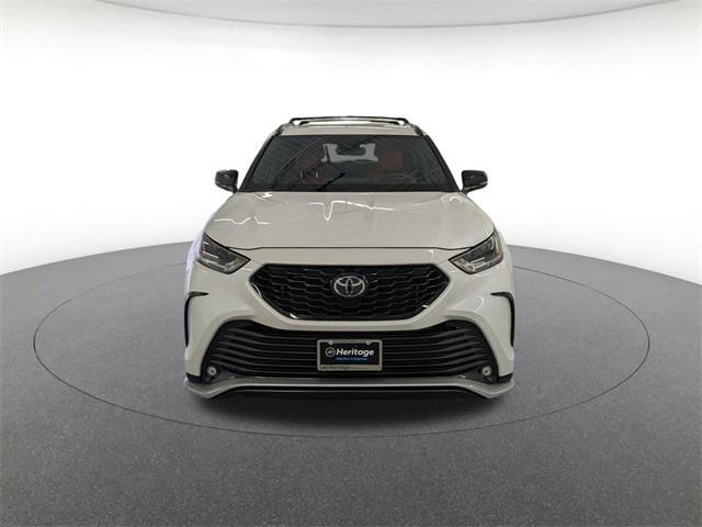 used 2024 Toyota Highlander car, priced at $37,878