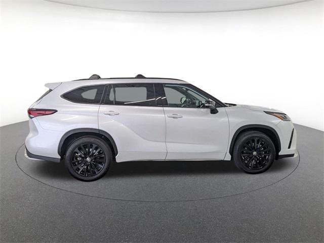 used 2024 Toyota Highlander car, priced at $37,878