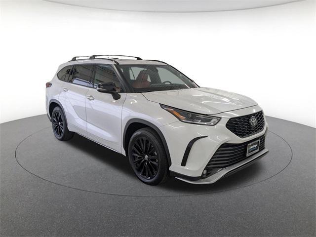 used 2024 Toyota Highlander car, priced at $37,878