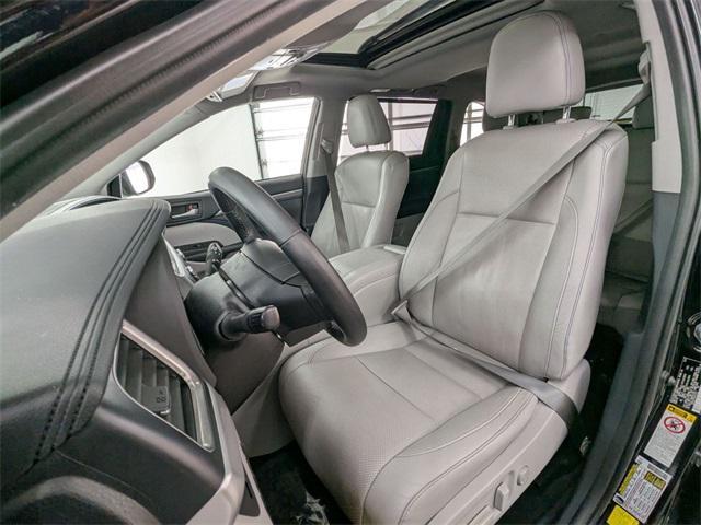 used 2019 Toyota Highlander car, priced at $18,500