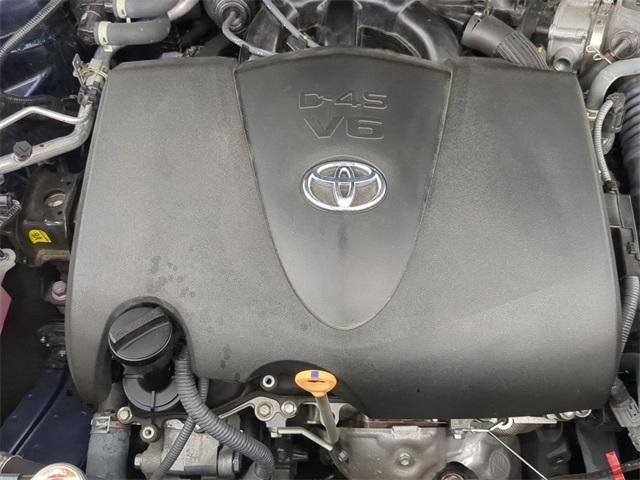used 2022 Toyota Highlander car, priced at $33,000