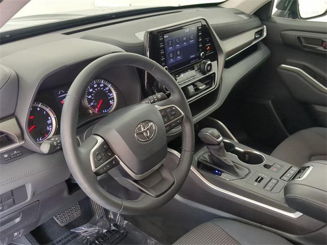 used 2022 Toyota Highlander car, priced at $33,000