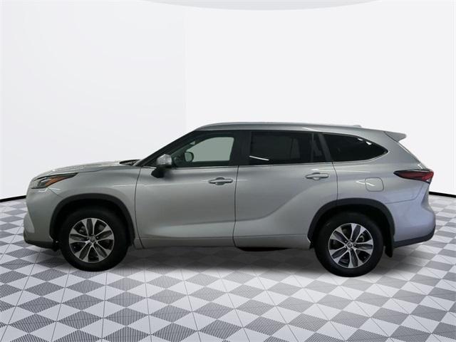 used 2024 Toyota Highlander car, priced at $42,500