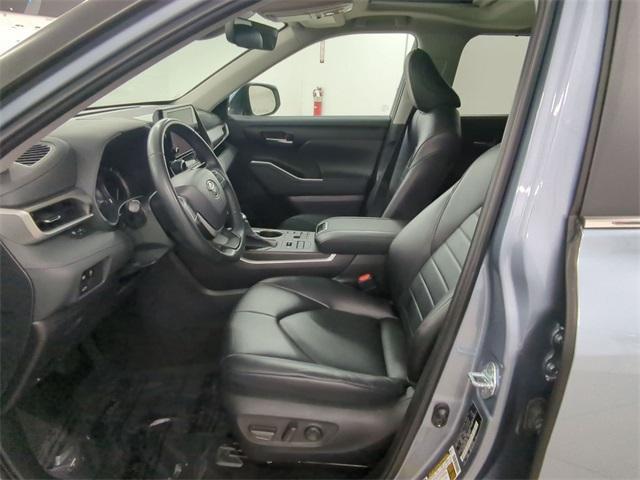 used 2023 Toyota Highlander car, priced at $38,500