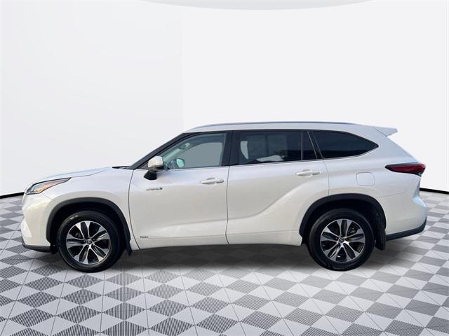 used 2021 Toyota Highlander Hybrid car, priced at $38,000