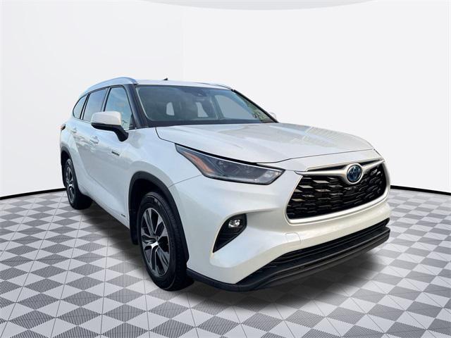 used 2021 Toyota Highlander Hybrid car, priced at $38,000