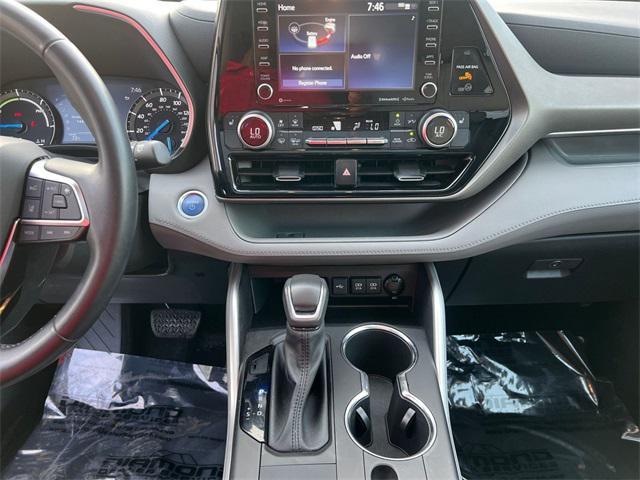 used 2021 Toyota Highlander Hybrid car, priced at $38,000
