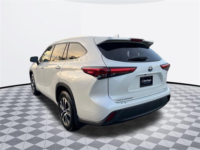 used 2021 Toyota Highlander Hybrid car, priced at $38,000