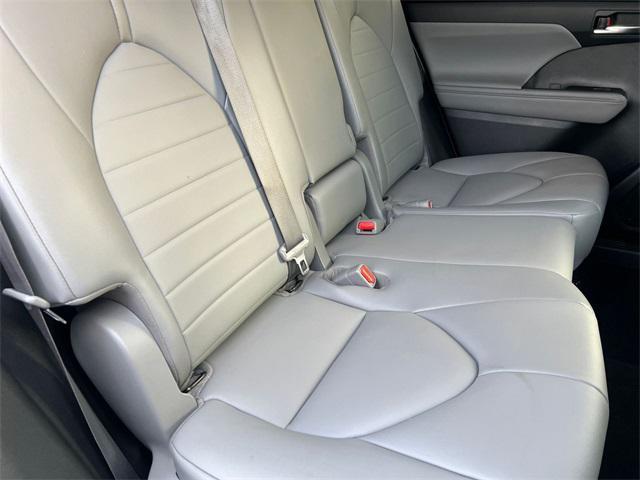 used 2021 Toyota Highlander Hybrid car, priced at $38,000