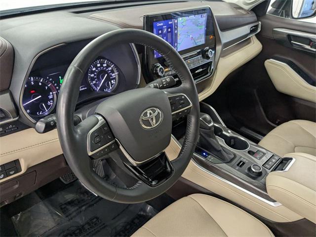 used 2020 Toyota Highlander car, priced at $27,800