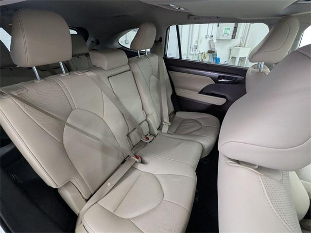 used 2020 Toyota Highlander car, priced at $27,800