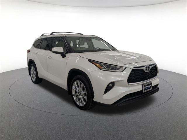 used 2020 Toyota Highlander car, priced at $27,800