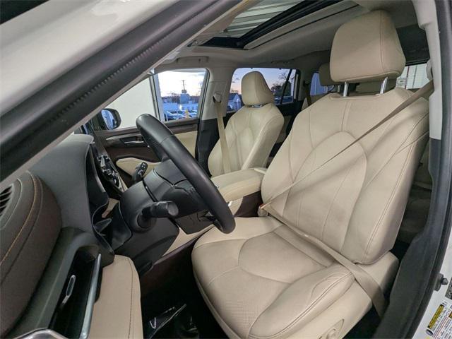 used 2020 Toyota Highlander car, priced at $27,800