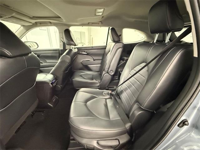 used 2022 Toyota Highlander car, priced at $38,000