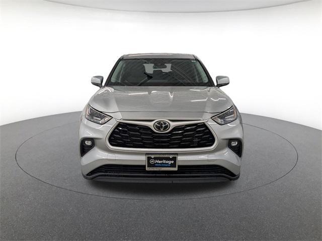 used 2024 Toyota Highlander car, priced at $33,500
