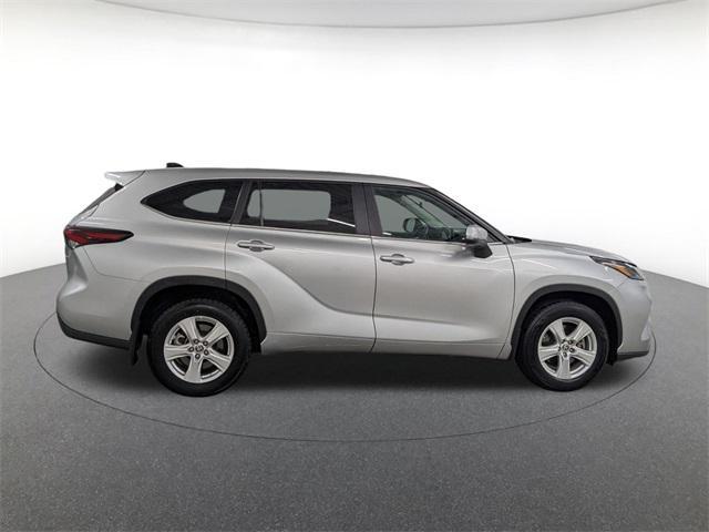 used 2024 Toyota Highlander car, priced at $33,500