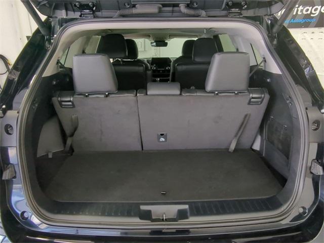 used 2024 Toyota Highlander car, priced at $43,300