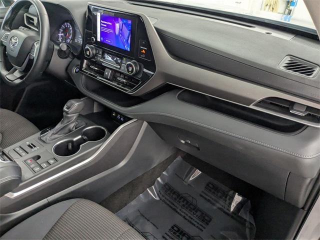 used 2024 Toyota Highlander car, priced at $35,000