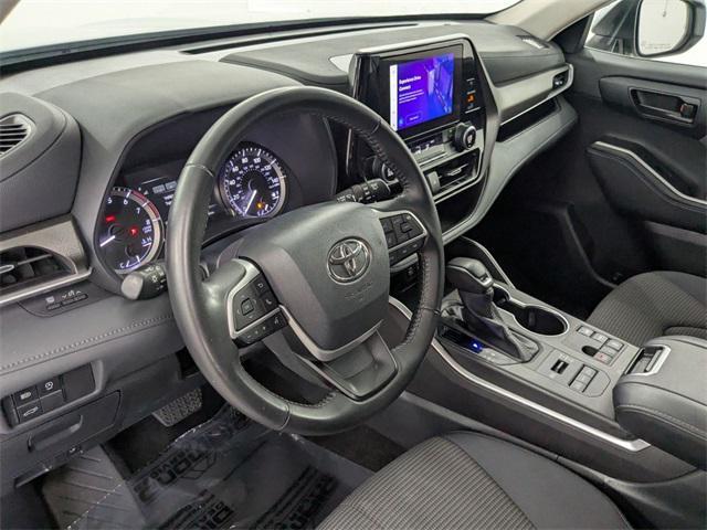 used 2024 Toyota Highlander car, priced at $35,000