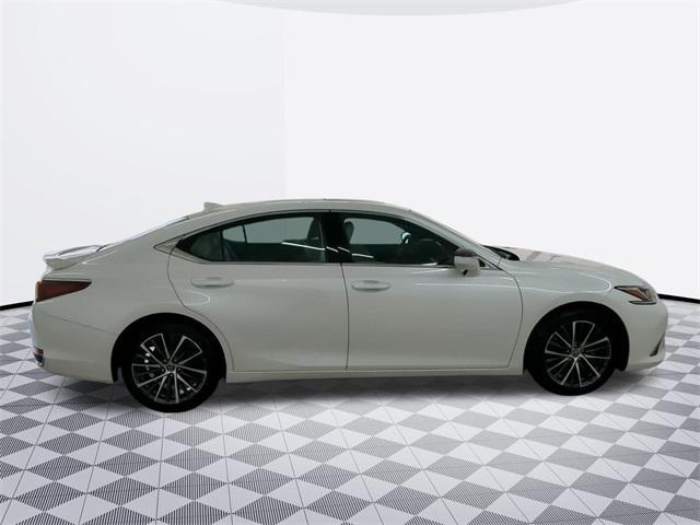 used 2023 Lexus ES 300h car, priced at $40,500