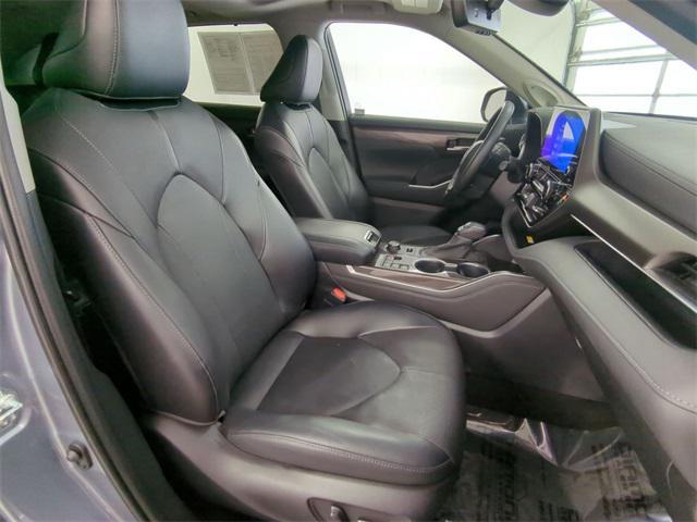 used 2023 Toyota Highlander car, priced at $39,200