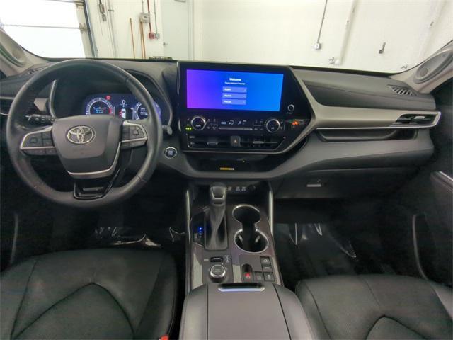 used 2023 Toyota Highlander car, priced at $39,200