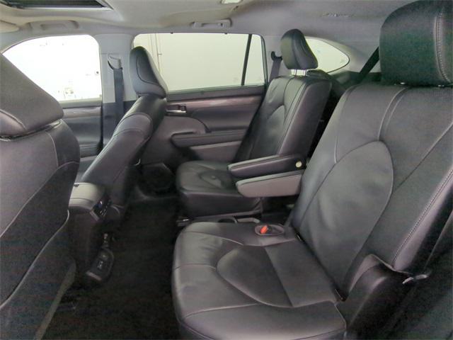 used 2023 Toyota Highlander car, priced at $39,200