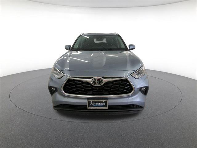 used 2023 Toyota Highlander car, priced at $39,200