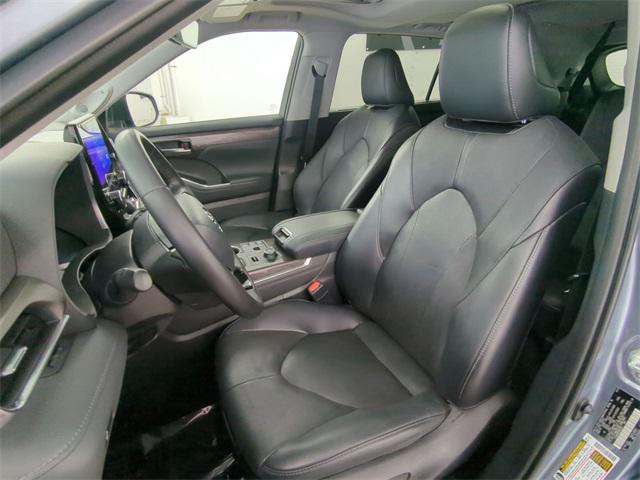 used 2023 Toyota Highlander car, priced at $39,200