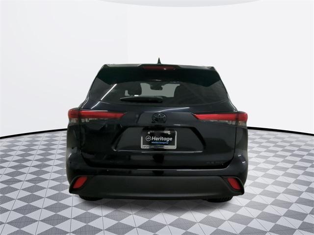 used 2021 Toyota Highlander car, priced at $34,500