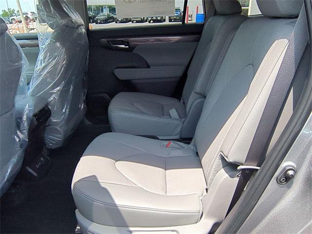 new 2025 Toyota Grand Highlander car, priced at $47,598