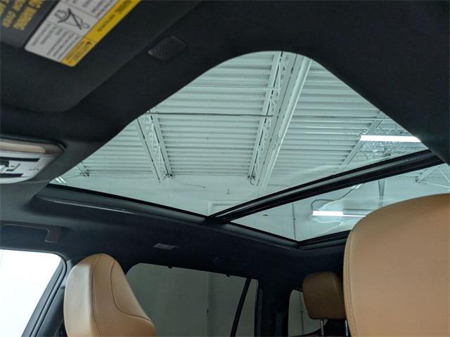 used 2022 Toyota Highlander car, priced at $39,900