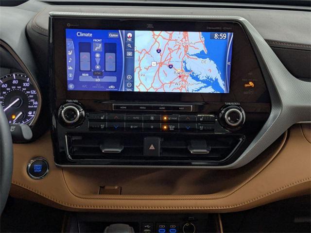 used 2022 Toyota Highlander car, priced at $39,900