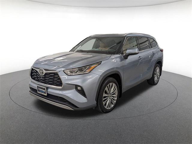 used 2022 Toyota Highlander car, priced at $38,000