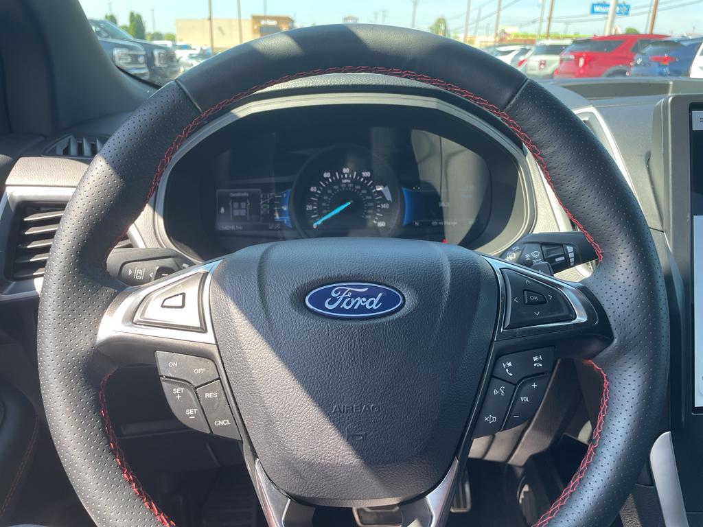 used 2024 Ford Edge car, priced at $34,975