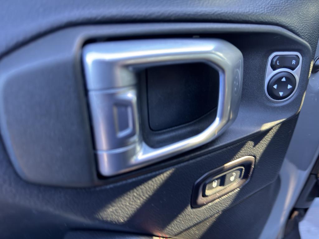 used 2018 Jeep Wrangler Unlimited car, priced at $27,995