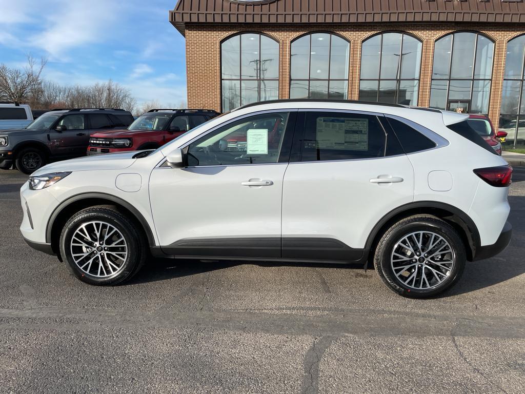 new 2025 Ford Escape car, priced at $38,995