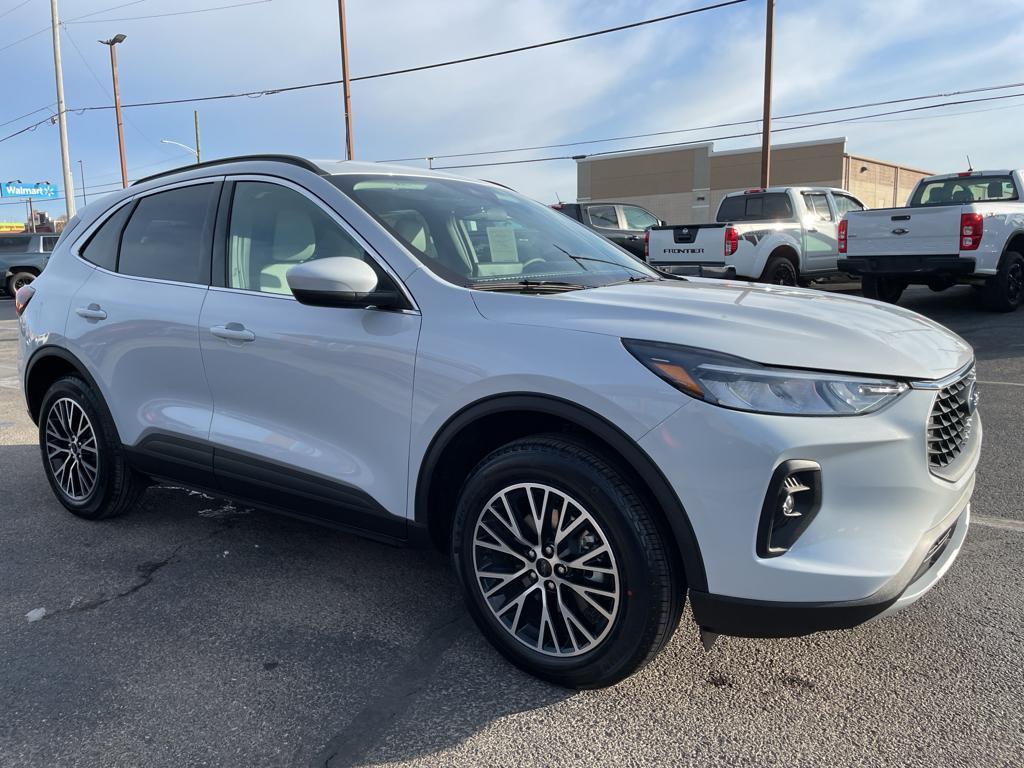 new 2025 Ford Escape car, priced at $38,995